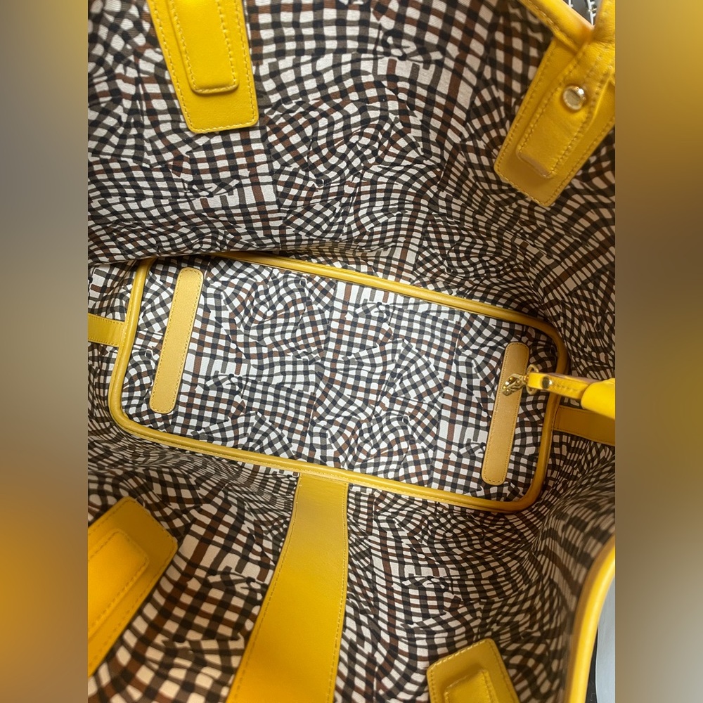 MCM Visetos Medium Liz Reversible Shopper Tote in Cognac and Yellow Leather - Picture 10 of 17
